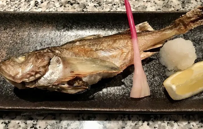 浅草の鉄板焼き系すてぇき屋すきずきで味わう旬の北海道産〝鰰〟