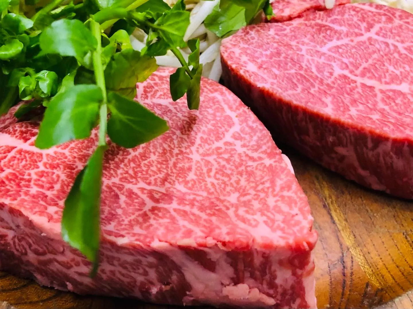 浅草の鉄板焼き系すてぇき屋すきずきでございます♪