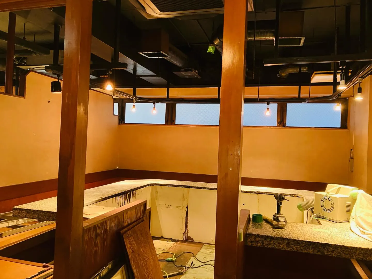 浅草の鉄板焼き系すてぇき屋すきずきでございます♪