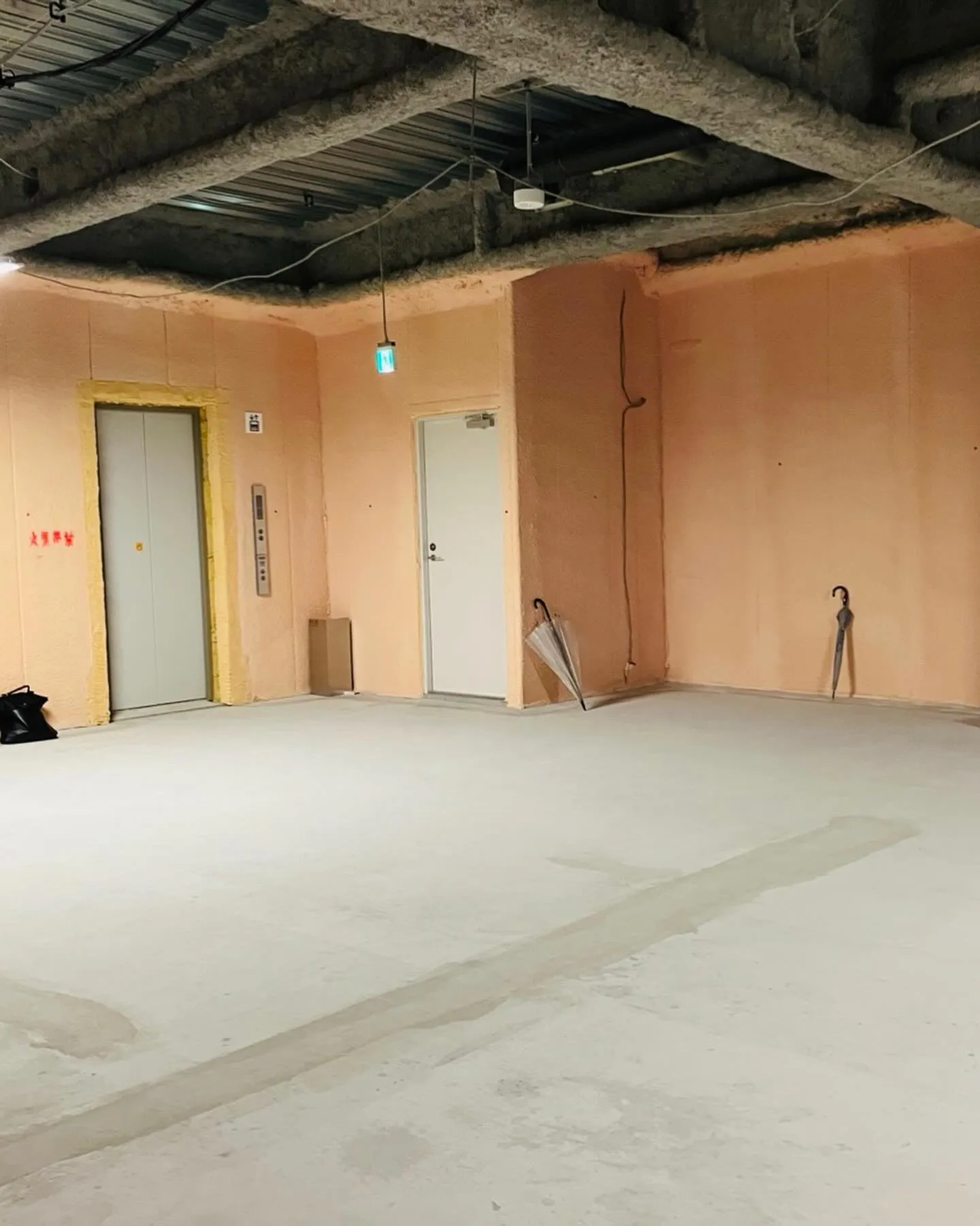 浅草の鉄板焼き系すてぇき屋すきずきでございます♪